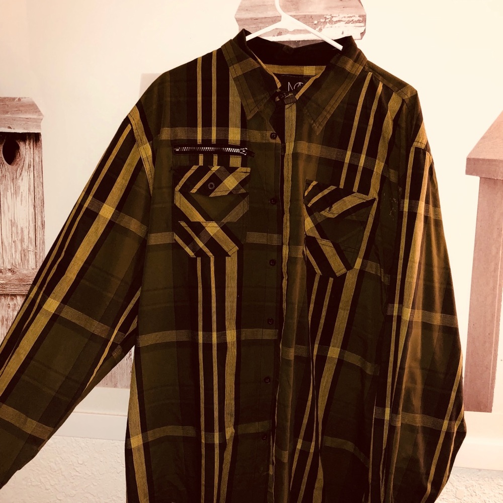 Men’s dress shirt